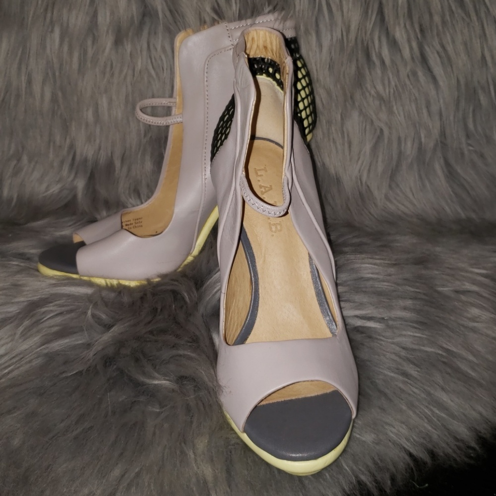 NWOT L.A.M.B peep toe sandals NWOT